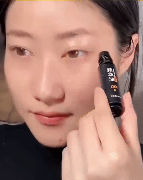 SKIK ESSENTIAL EYE ROLLER
